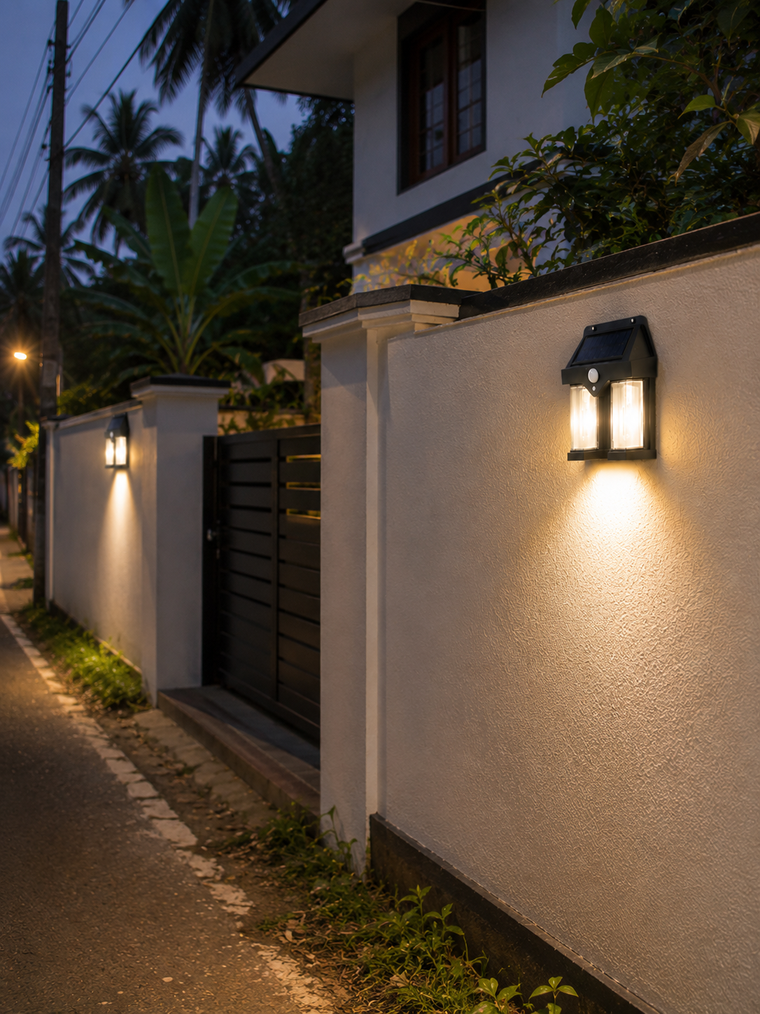 Solux Solar Motion Sensor Wall Light — Outdoor Waterproof